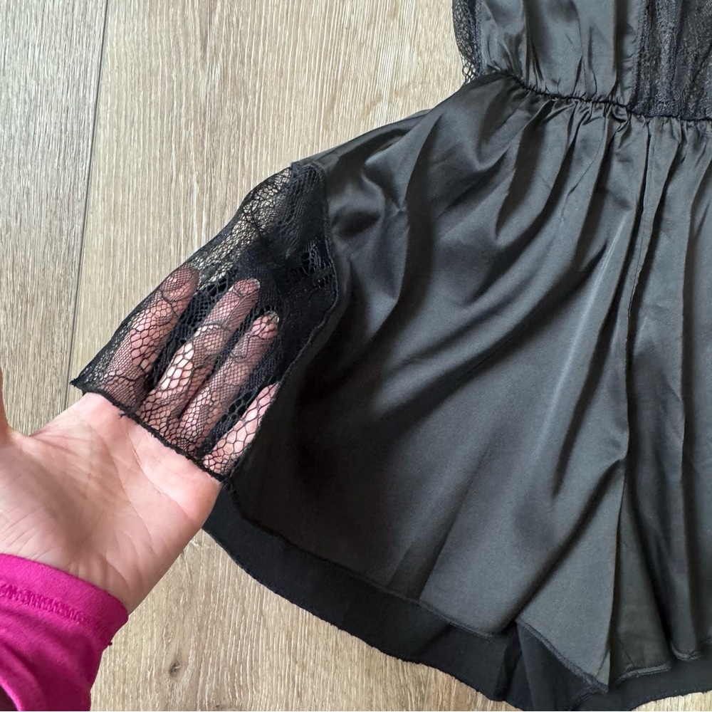 NWT XENIA BOUTIQUE Sexy Black Lace Romper Women's Extra Small - Picture 6 of 16